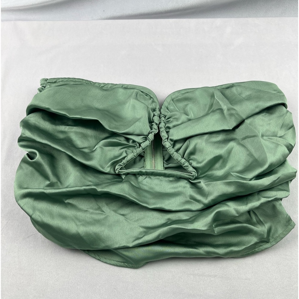 NWT pretty little thing woman’s sage green satin curved bust crop corset